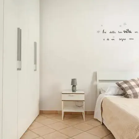 Casa Nadia - Incantevole Con Giardino Apartment