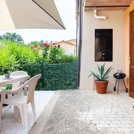 Casa Nadia - Incantevole Con Giardino Apartment *