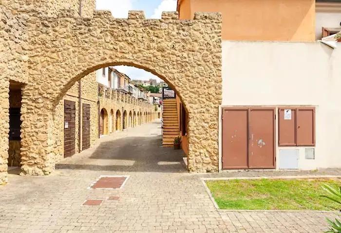 Casa Nadia - Incantevole Con Giardino アパート グアルディスタッロ